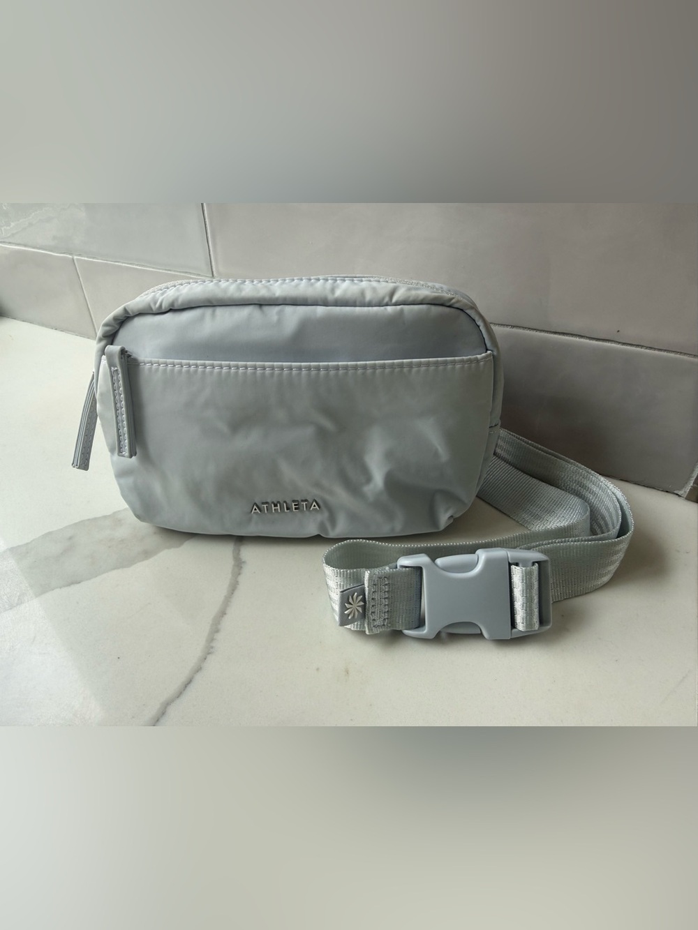 Athleta Women's All About
Crossbody Belt Bag NC3 Oyster
Grey One Size